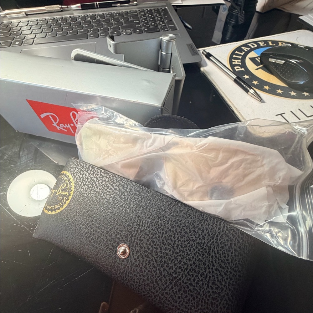 Ray-Ban Gold Mirror Aviator Sunglasses - Picture 14 of 16